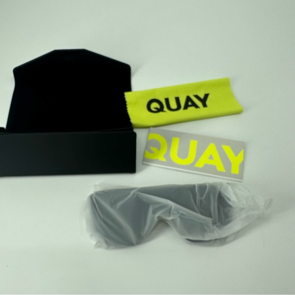 Quay No Curfew Oversized Shield Black Polarized Sunglasses NEW with Hard Case - Picture 9 of 16